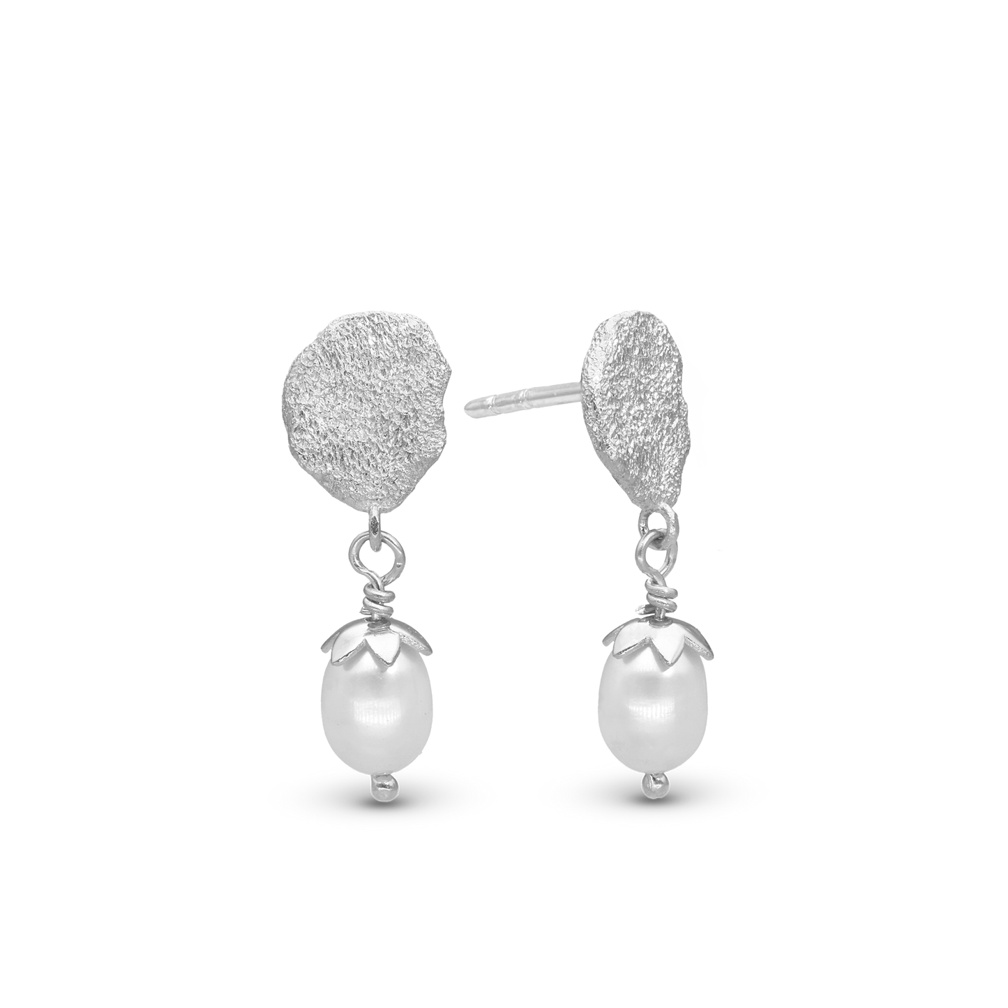 Sparkling Life Dangle Earring - Glitrende Sterling Silver with 6 white Ferskvandsperler