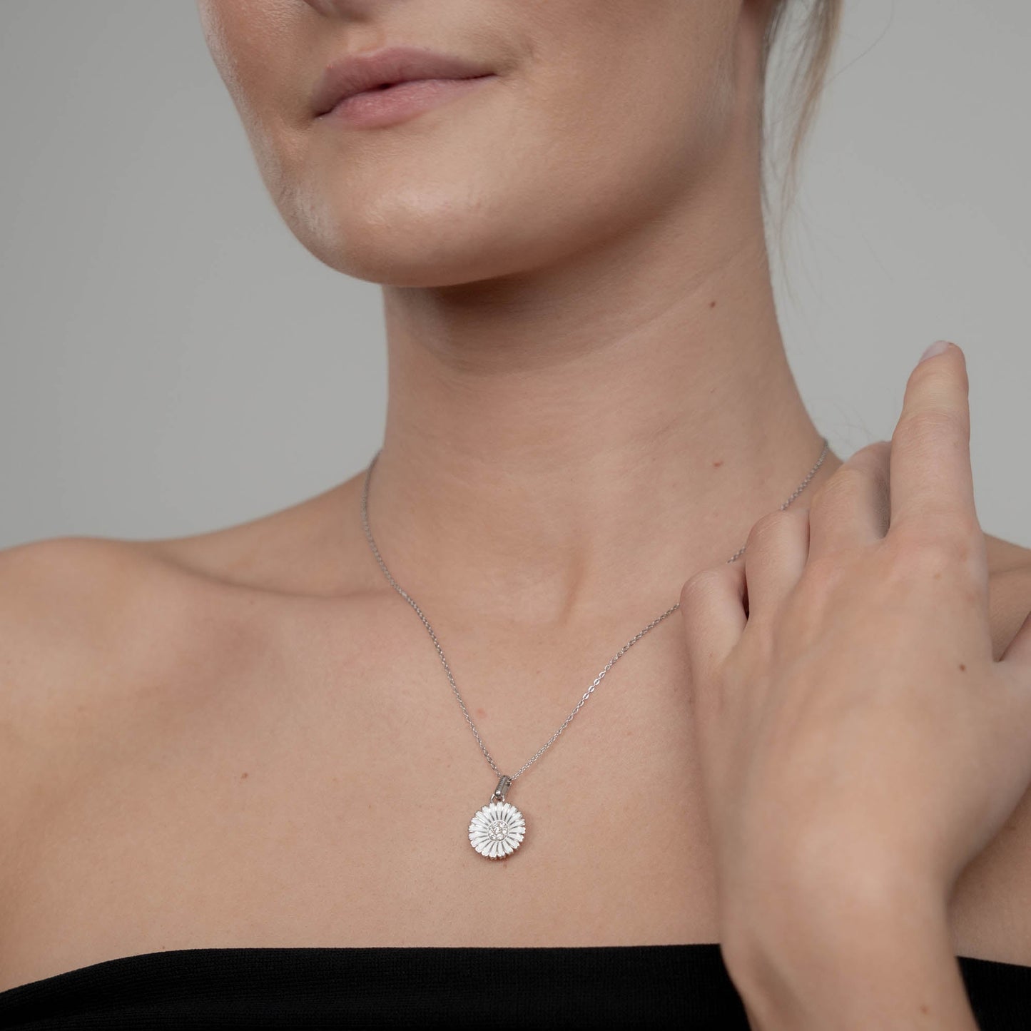 Marguerite CZ Ø15mm Earring Pendant - Sterling Silver with 7 Cubic Zirkonia