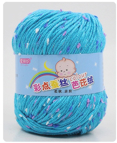 Wool scarf and cashmere yarn