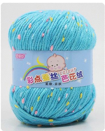 Wool scarf and cashmere yarn