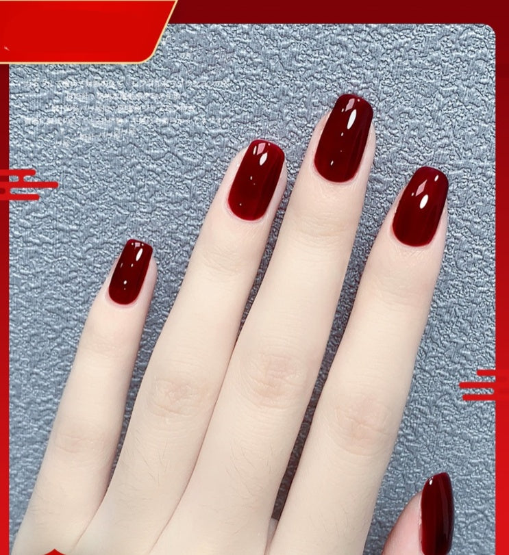 Neue Milchtee-Nude-Farbe, beliebte Kirschen, milchig-weißes Nagelstudio, spezialisiert auf Nageldesign