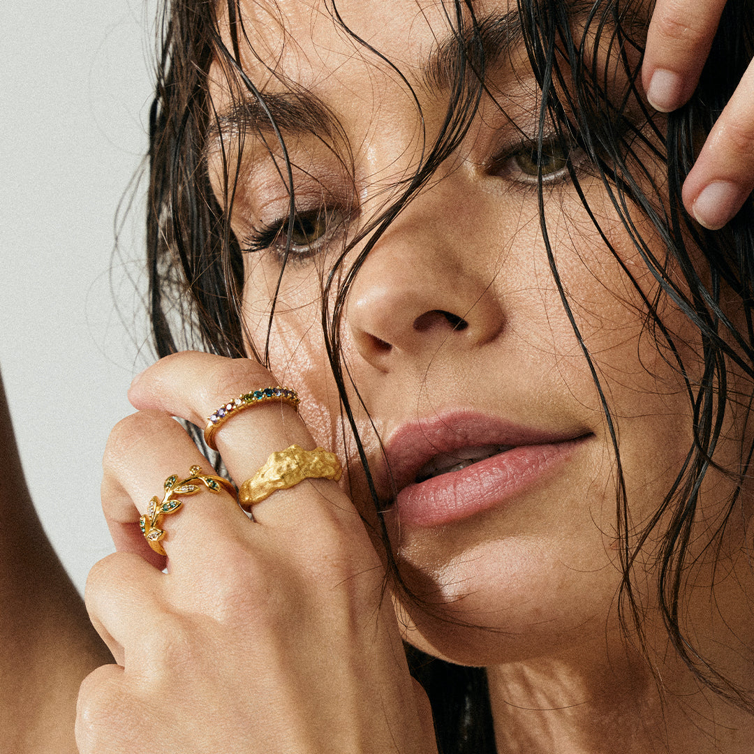 ColoWatchful Leaves Ring - Polished Gold Plated Sterling Silver with 7 white Cubic Zirkonia