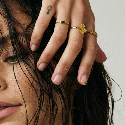 Green single Baguette Ring - Polished Gold Plated Sterling Silver with 1 Cubic Zirkonia