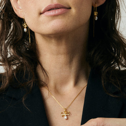 Celebrate Earring Pendant - Polished Gold Plated Sterling Silver with 1 Ferskvandsperle