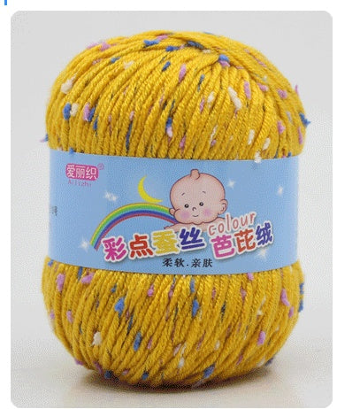 Wool scarf and cashmere yarn