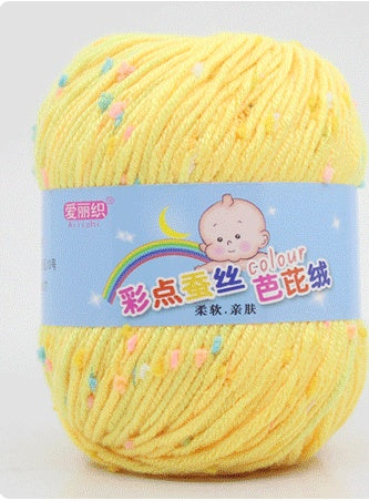 Wool scarf and cashmere yarn