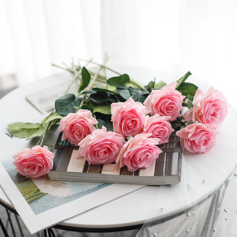 Single Hand Moisturizing Rose Holding Artificial Flowers