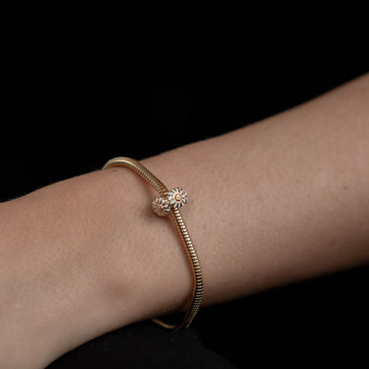 White Marguerite Stopper - Charm 4 mm with Bracelet - Polished Gold-Plated Sterling Silver