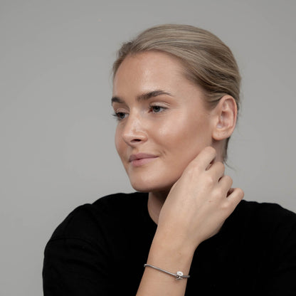 Marguerite Triangle - Charm 4 mm with Bracelet - Sterling Silver