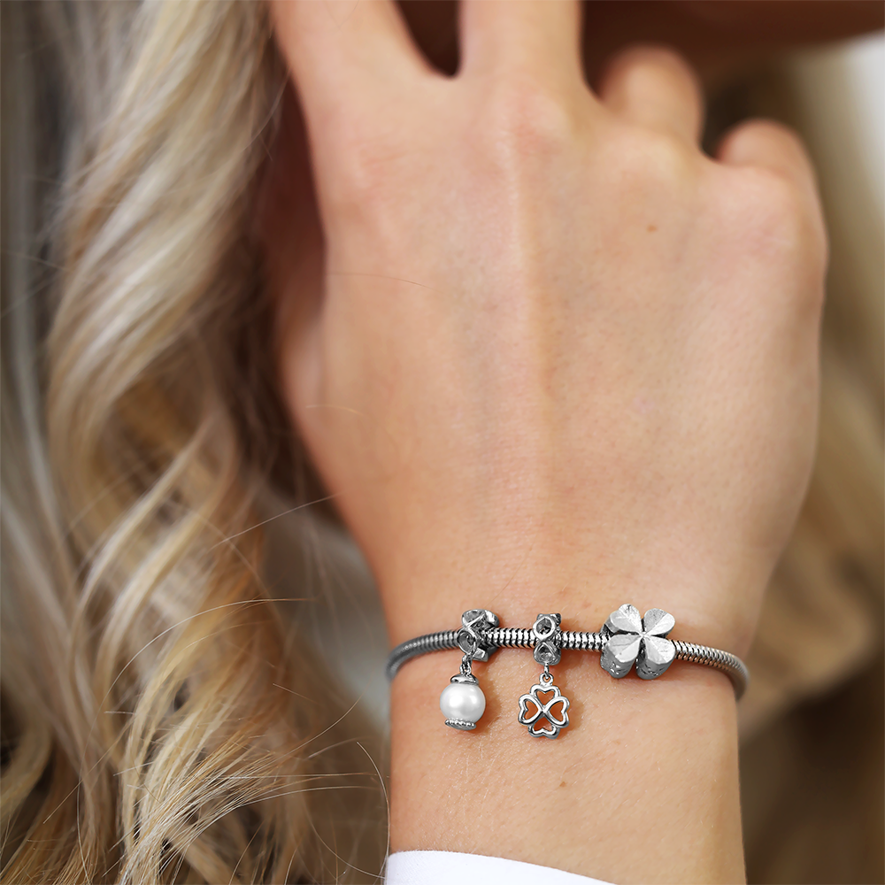Moving Pearl Charms with sølvBracelet - CHRISTINA