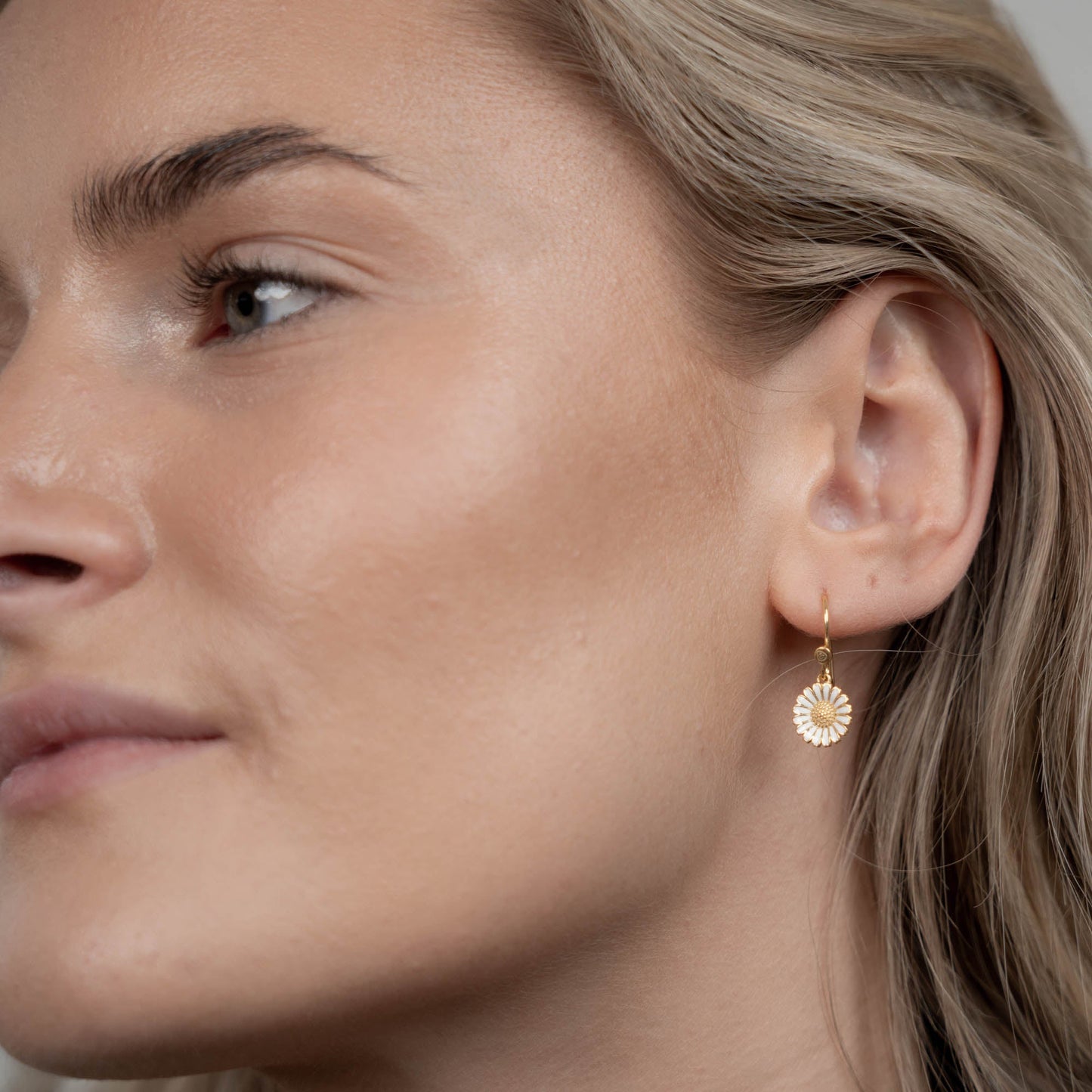 Marguerite Dangle Earring - Gold Plated Sterling Silver