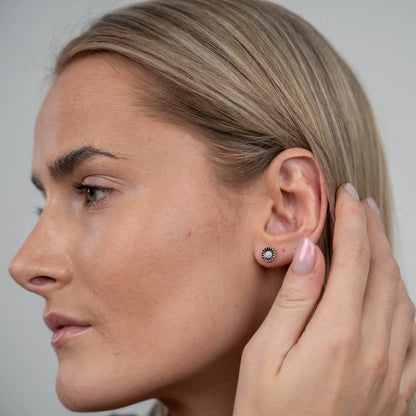 Marguerite black 8mm Stud Earrings - Sterling Silver