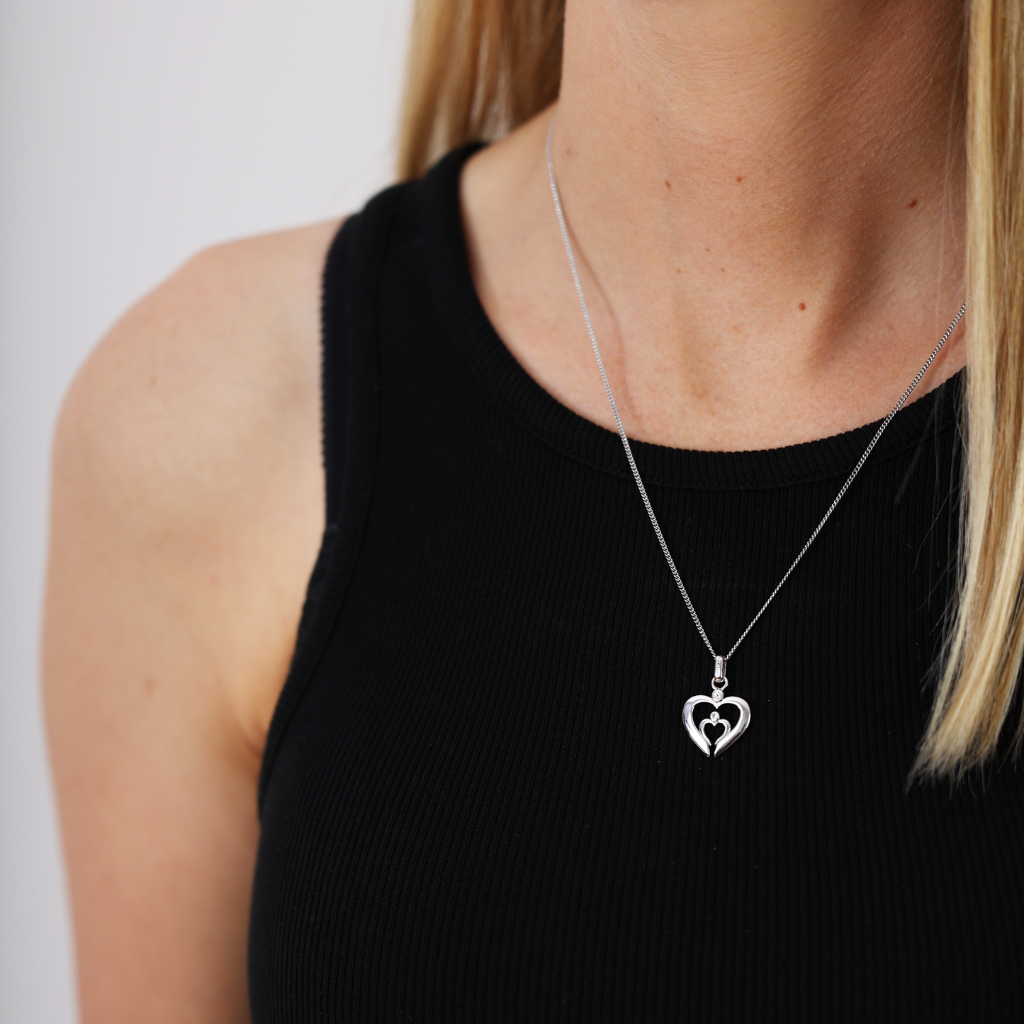 Love and Care Earring Pendant - CHRISTINA