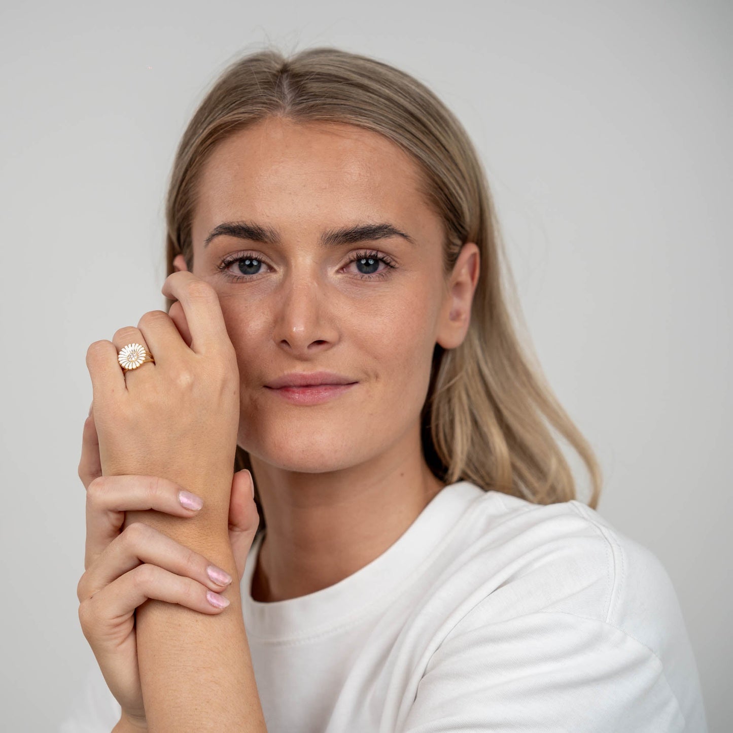 Marguerite Ø15mm Ring - Sterling Silver with 7 white Cubic Zirkonia