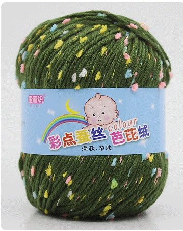 Wool scarf and cashmere yarn