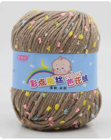 Wool scarf and cashmere yarn