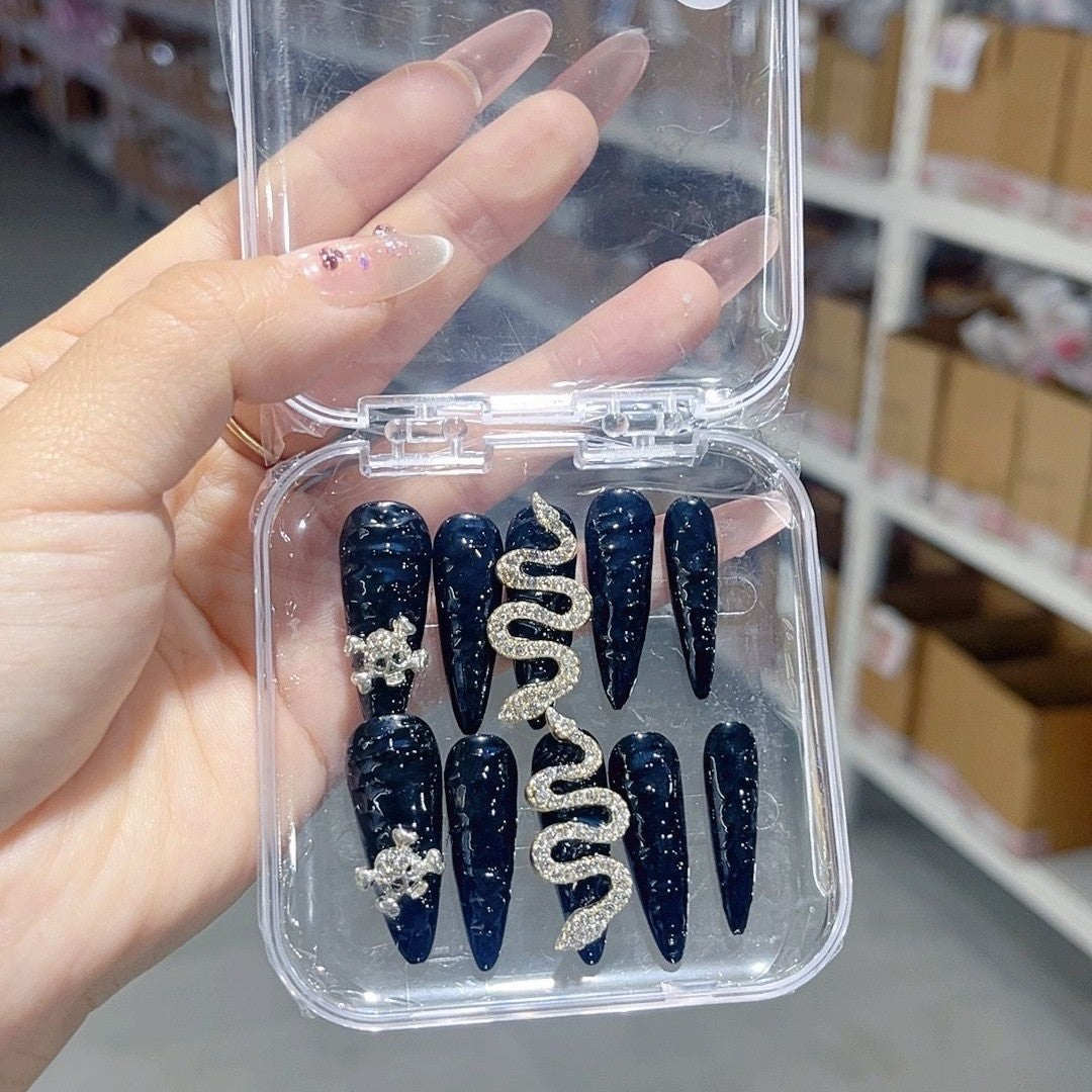 Handgefertigter Halloween-Nagelflicken für Damen