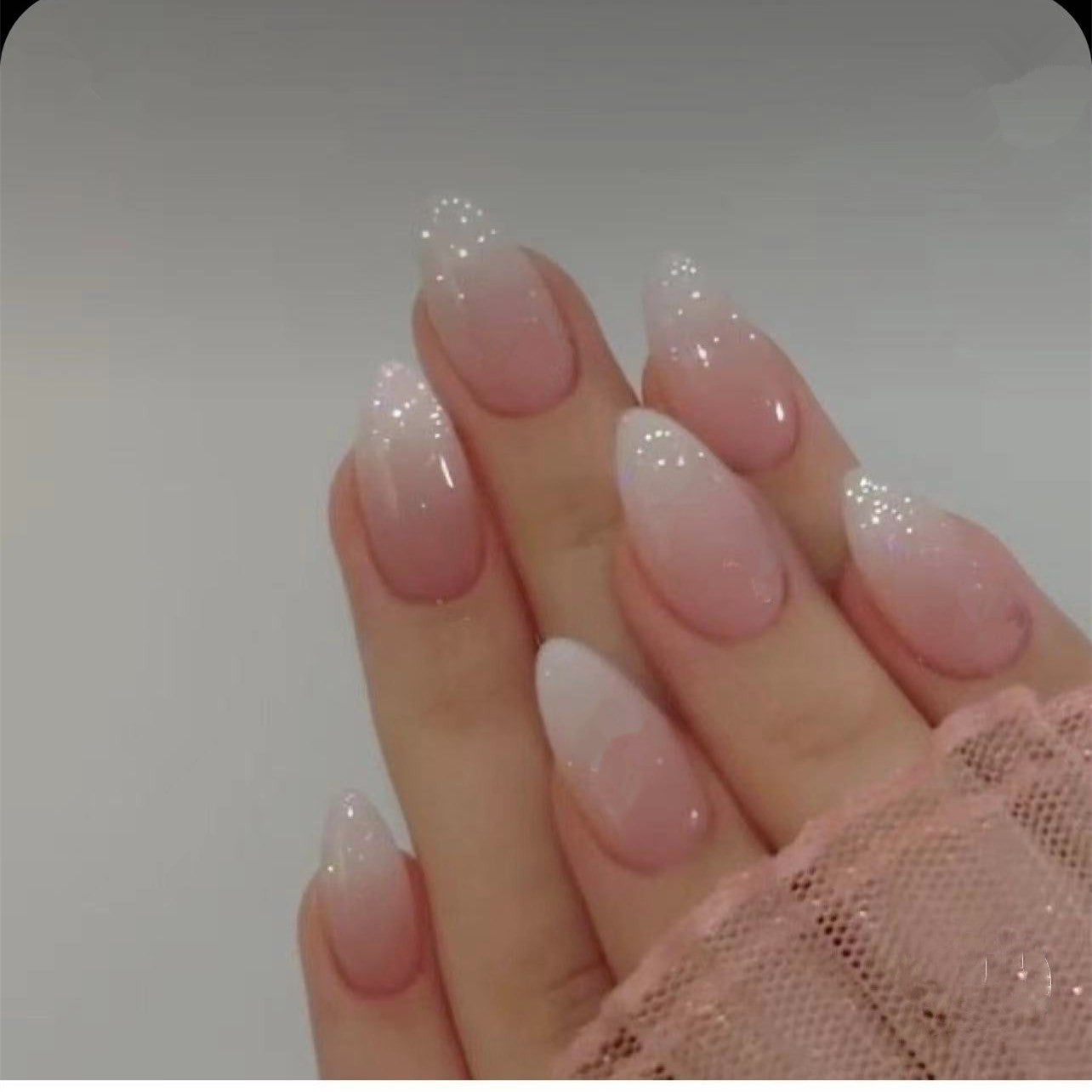 Minimalistisches French Nail Patch Pfirsichpuder Farbverlauf Aprikose