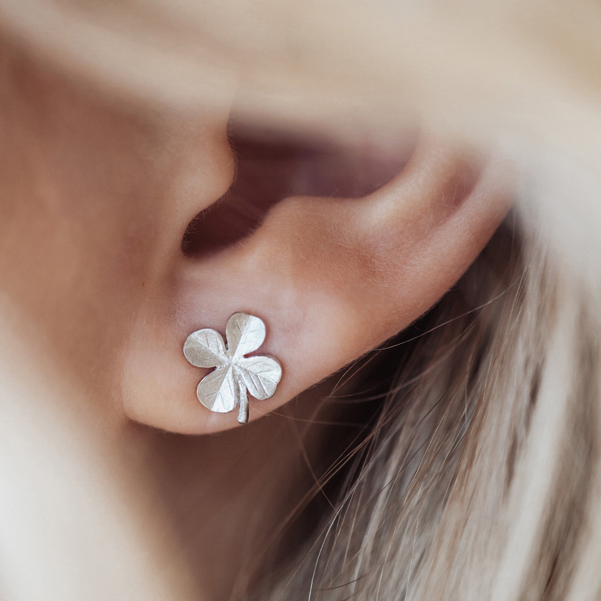 FoWatch Leaf Clover Stud Earrings - Brushed Sterling Silver