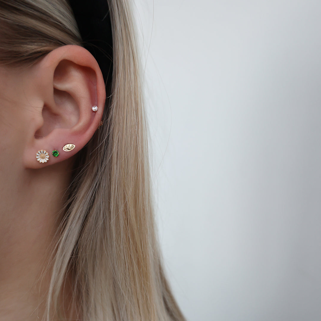 Pearl Simple Earring Stud / Single Stud - Polished Gold Plated Sterling Silver with 1 Ferskvandsperle