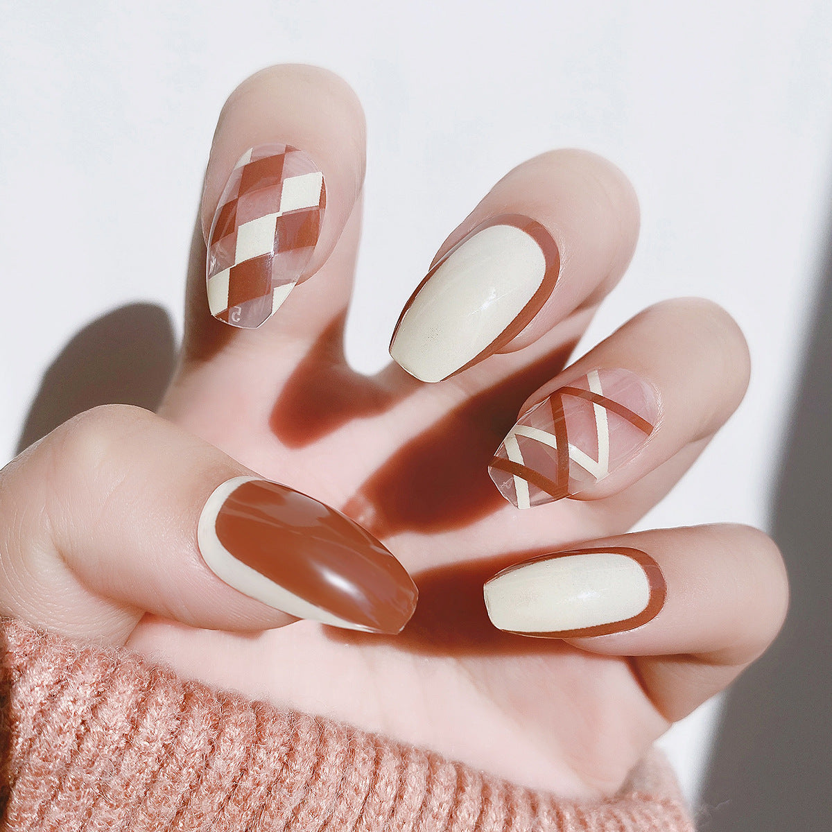 Schachbrettmuster-Gitterlinien-Gelkleber-Nagelmaniküre